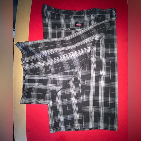 Men’s Cargo Dress Shorts - Picture 3 of 7